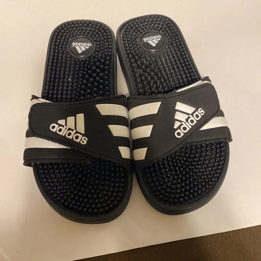adidas kids slides shoes size 5 black & white color